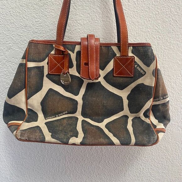 Vintage) Dooney & Bourke Leather Giraffe pattern hobo bag  Vintage Dooney & Bourke Giraffe Print Canvas Leather Shopper Tote Bag